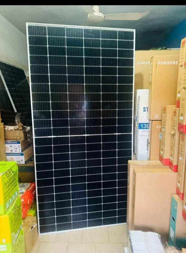 Panneaux solaires 700 WATT