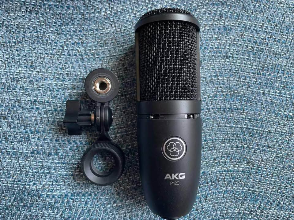 micro AKG 120p