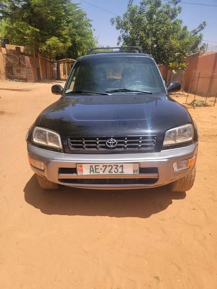 Rav en très bon état boîte automatique