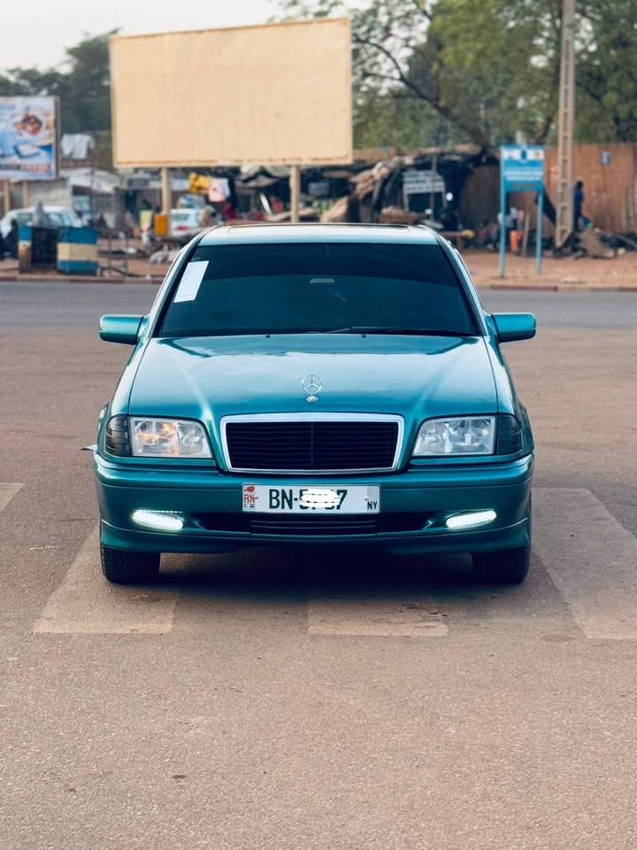 Mercedes C. 180