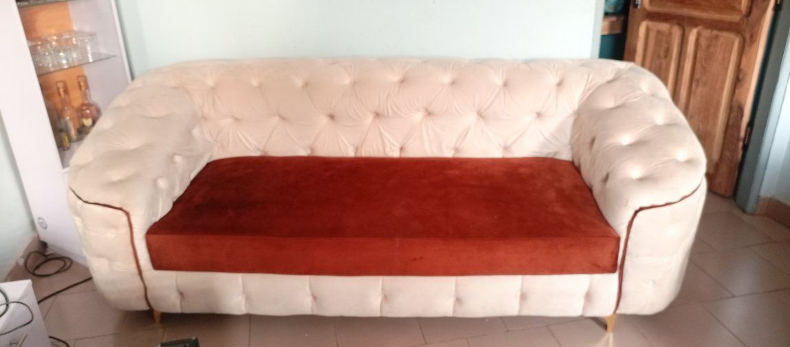 SALON DISPONIBLE