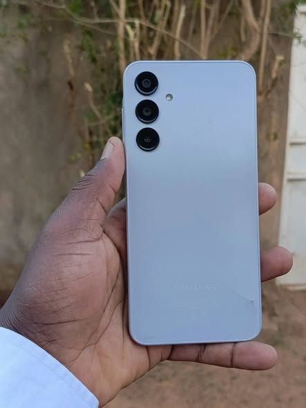 samsung galaxy A16