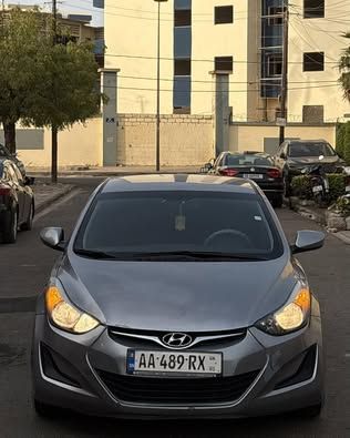 *HYUNDAI ELENTRA* _4CYLINDRE_ Année 2016 Automatique essence