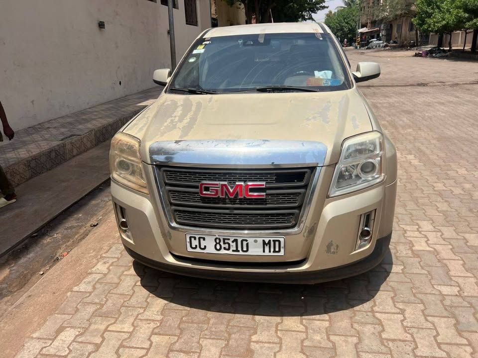 GMC BOITE AUTOMATIQUE TRÈS PROPRE