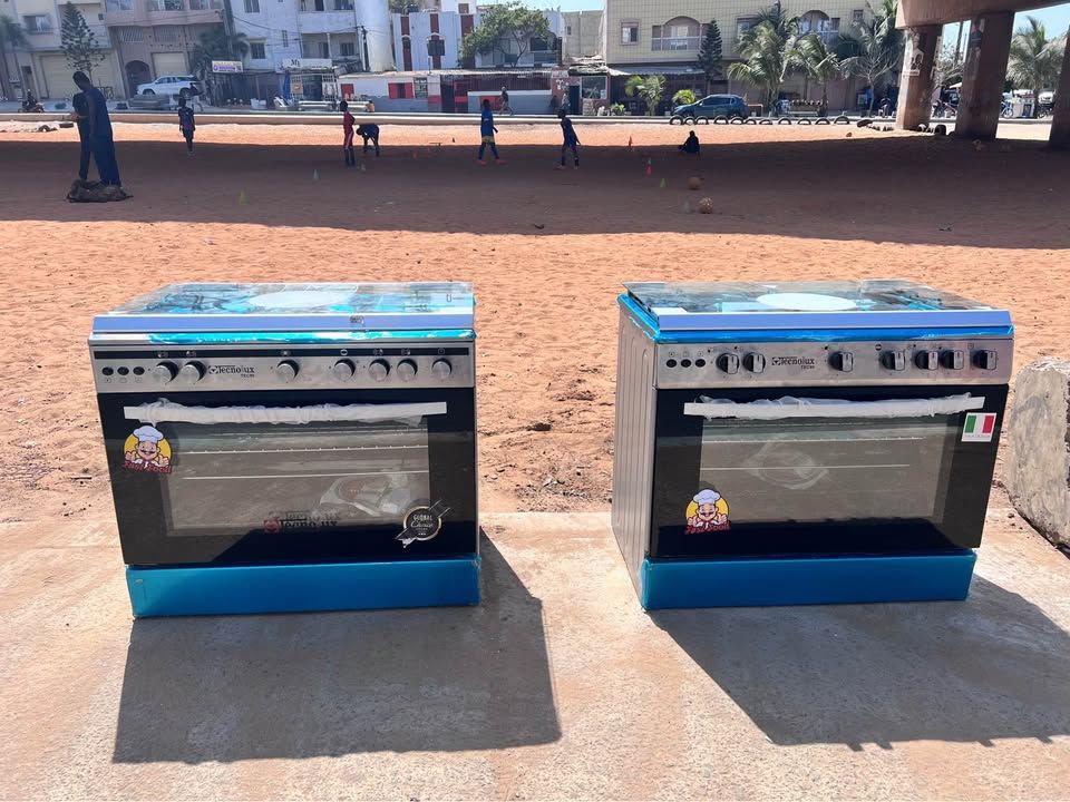 Deux cuisinière 5feu neuve full options